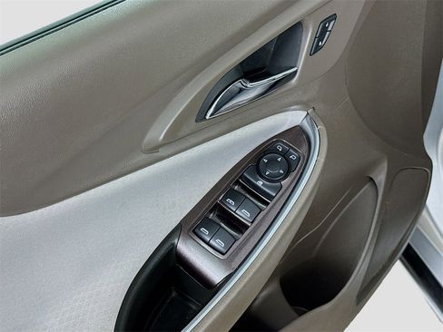 Used 2022 Chevrolet Malibu LT image 19