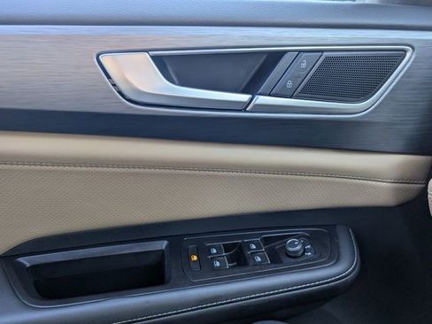 Certified 2026 Volkswagen Atlas Cross Sport SE FWD image 25