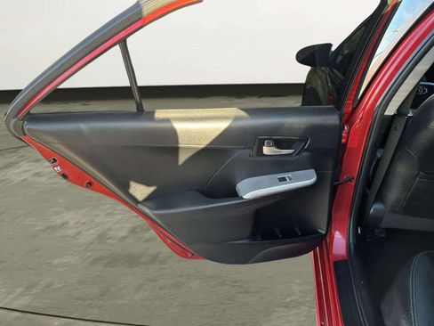 Used 2013 Toyota Camry SE image 18