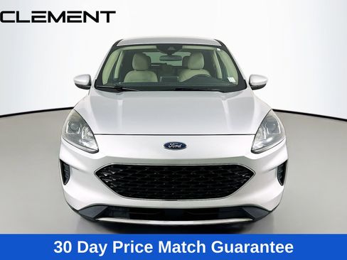 Used 2020 Ford Escape SE image 2