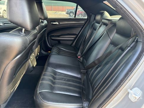 Used 2019 Chrysler 300 S image 11