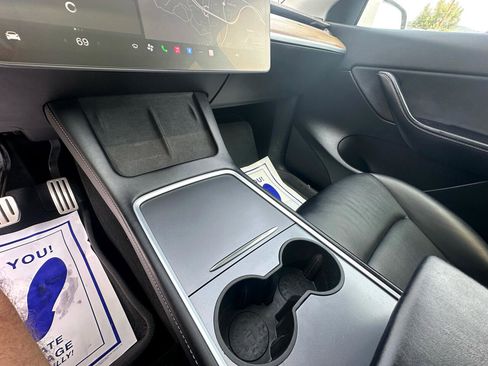 Used 2021 Tesla Model Y Performance image 16