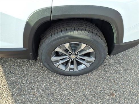 New 2026 Chevrolet Equinox LT w/ Convenience Package II image 21