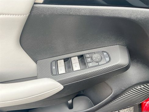 New 2025 Mitsubishi Outlander SE image 18