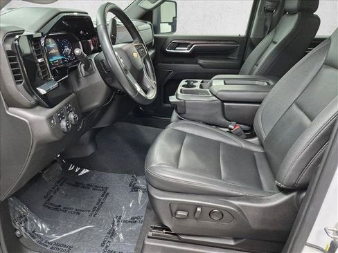 Used 2024 Chevrolet Silverado 2500 LTZ AWD/4WD image 15