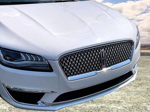 Used 2020 Lincoln MKZ w/ Convenience Package FWD image 33