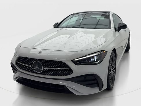 Used 2025 Mercedes-Benz CLE 300 4MATIC Coupe image 4