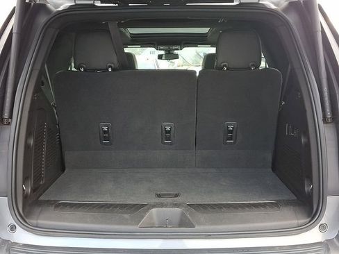 Used 2021 GMC Yukon SLT w/ SLT Premium Package image 28