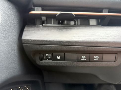 Used 2023 Nissan Ariya FWD image 31