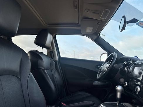 Used 2011 Nissan Juke SL FWD image 26