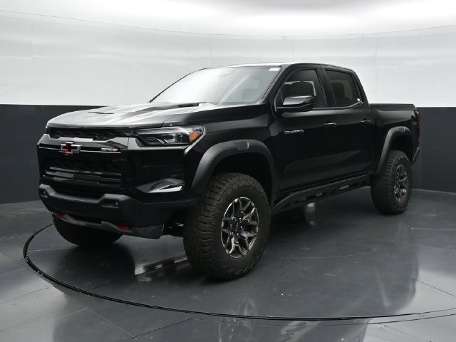 New 2026 Chevrolet Colorado ZR2 w/ Technology Package AWD/4WD image 7