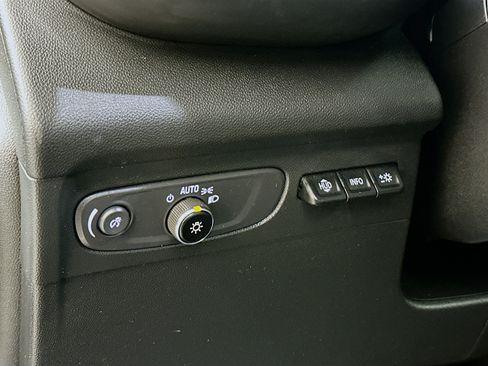Used 2023 Buick Envision Avenir AWD/4WD image 10