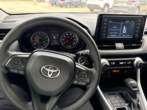 Used 2019 Toyota RAV4 XLE w/ Convenience Package AWD/4WD image 18