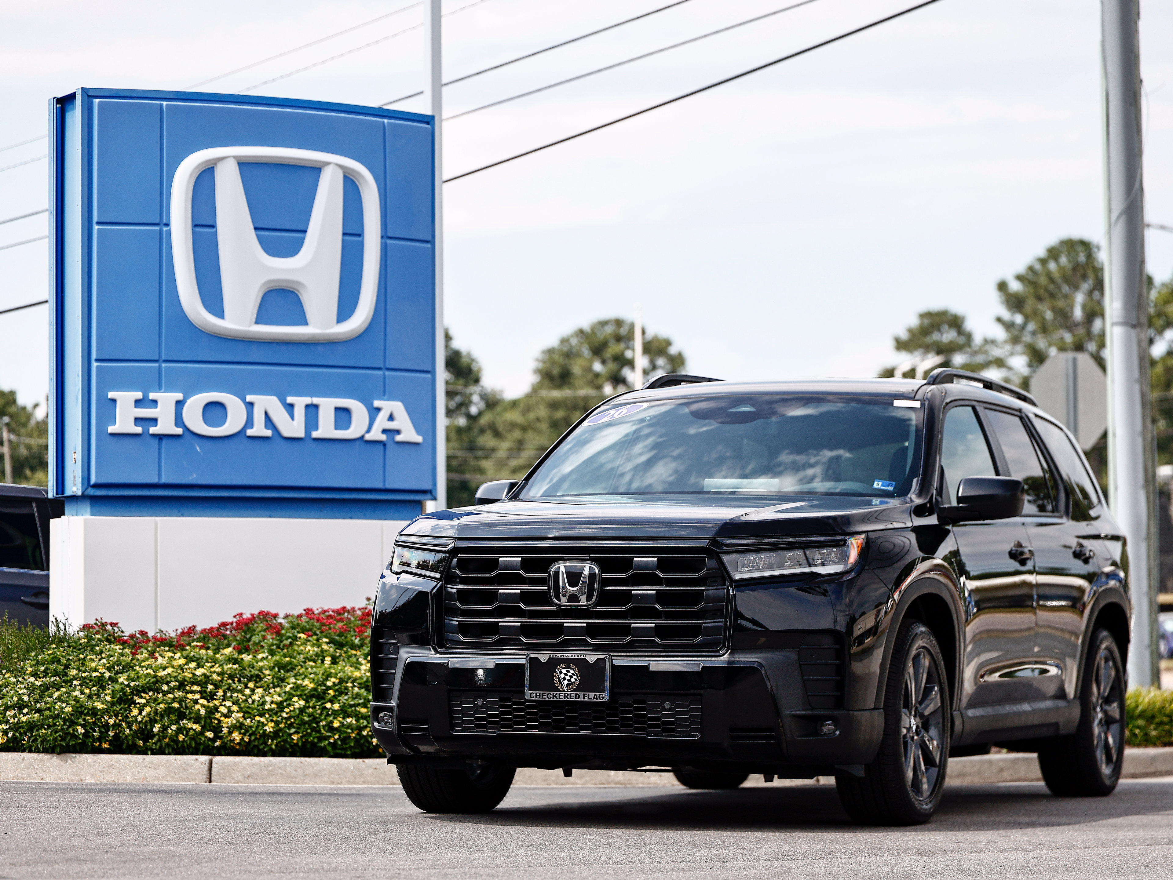 Certified 2026 Honda Pilot Sport image 1