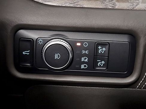 Used 2020 Ford Explorer Platinum w/ Premium Technology Package image 25