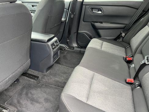 Used 2025 Nissan Rogue SV AWD/4WD image 14