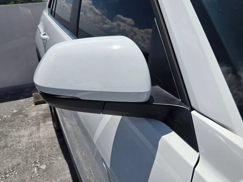 Certified 2024 Volkswagen Atlas Cross Sport SE FWD image 10
