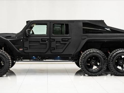 Used 2025 Jeep Gladiator Sport image 3