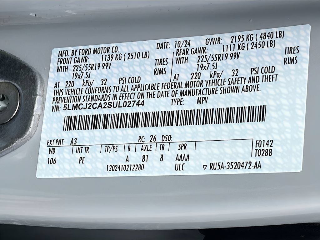 Used 2025 Lincoln Corsair Reserve FWD image 30