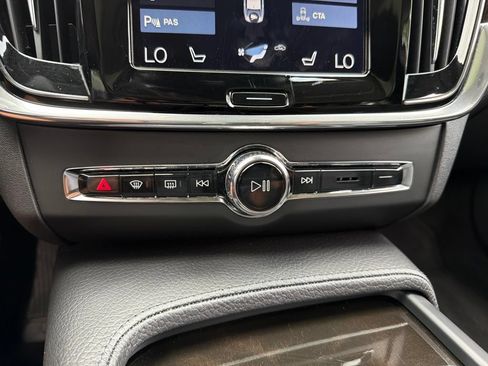 Used 2018 Volvo S90 T5 Momentum w/ Convenience Package AWD/4WD image 12