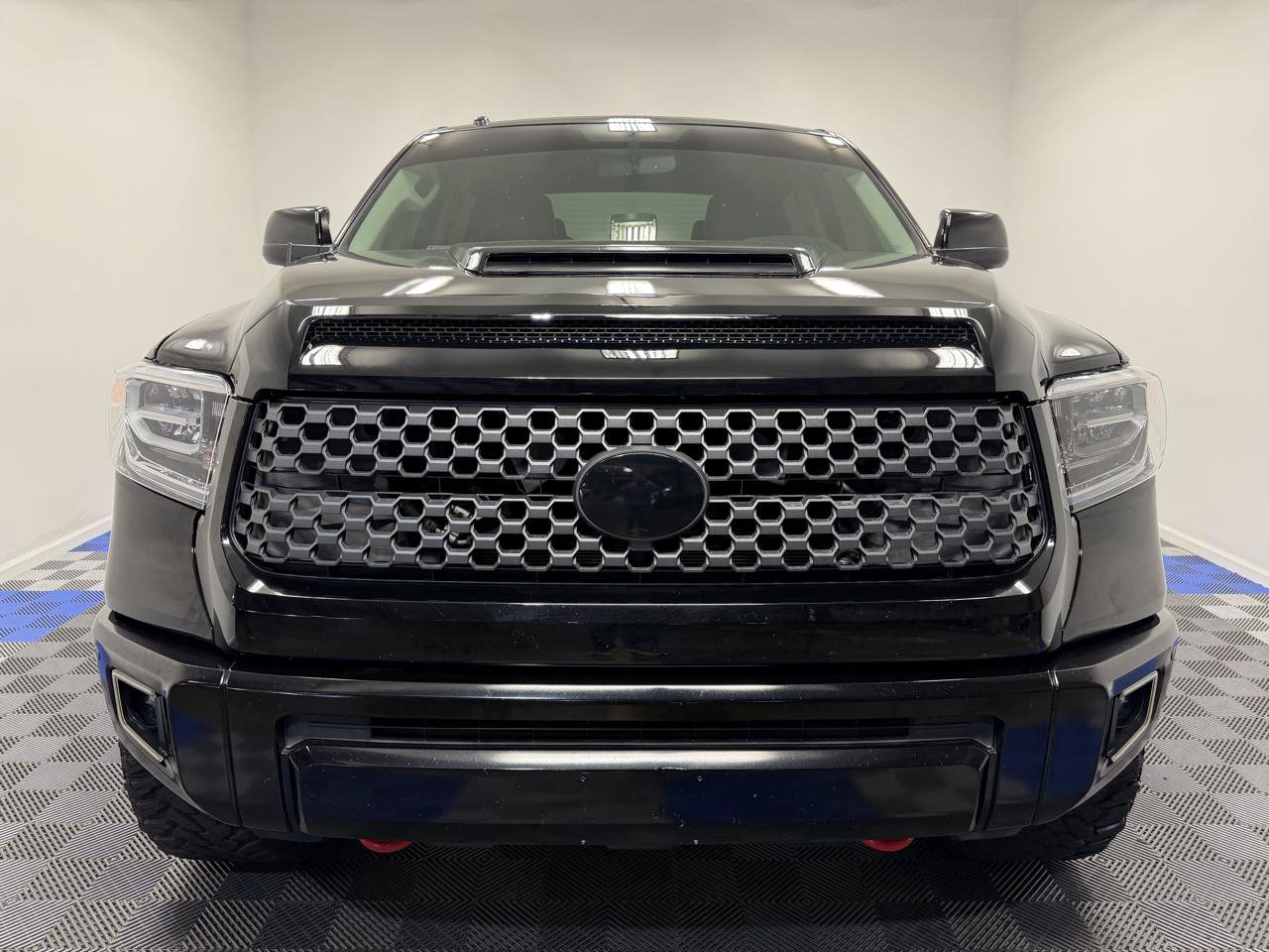 Used 2015 Toyota Tundra Platinum AWD/4WD image 2