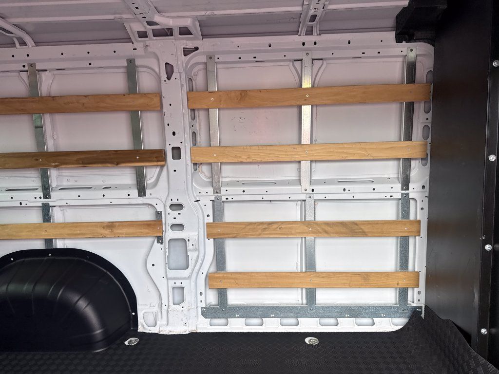 Used 2025 RAM ProMaster 2500 w/ U-Haul Equipment Group FWD image 31
