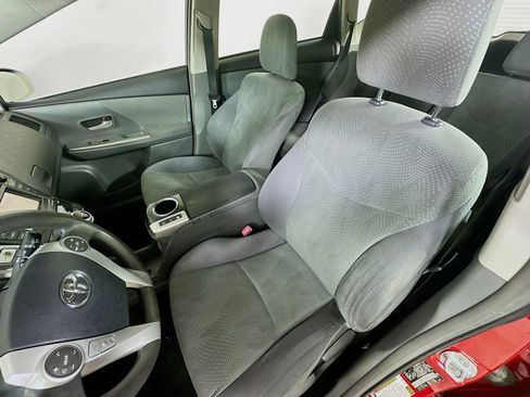 Used 2013 Toyota Prius V Three FWD image 31