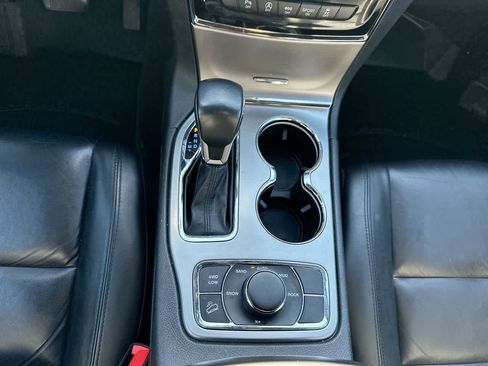 Used 2020 Jeep Grand Cherokee Limited w/ Trailer Tow Group IV image 35