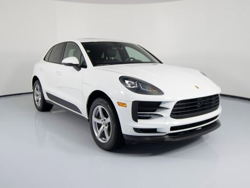Certified 2020 Porsche Macan image 12