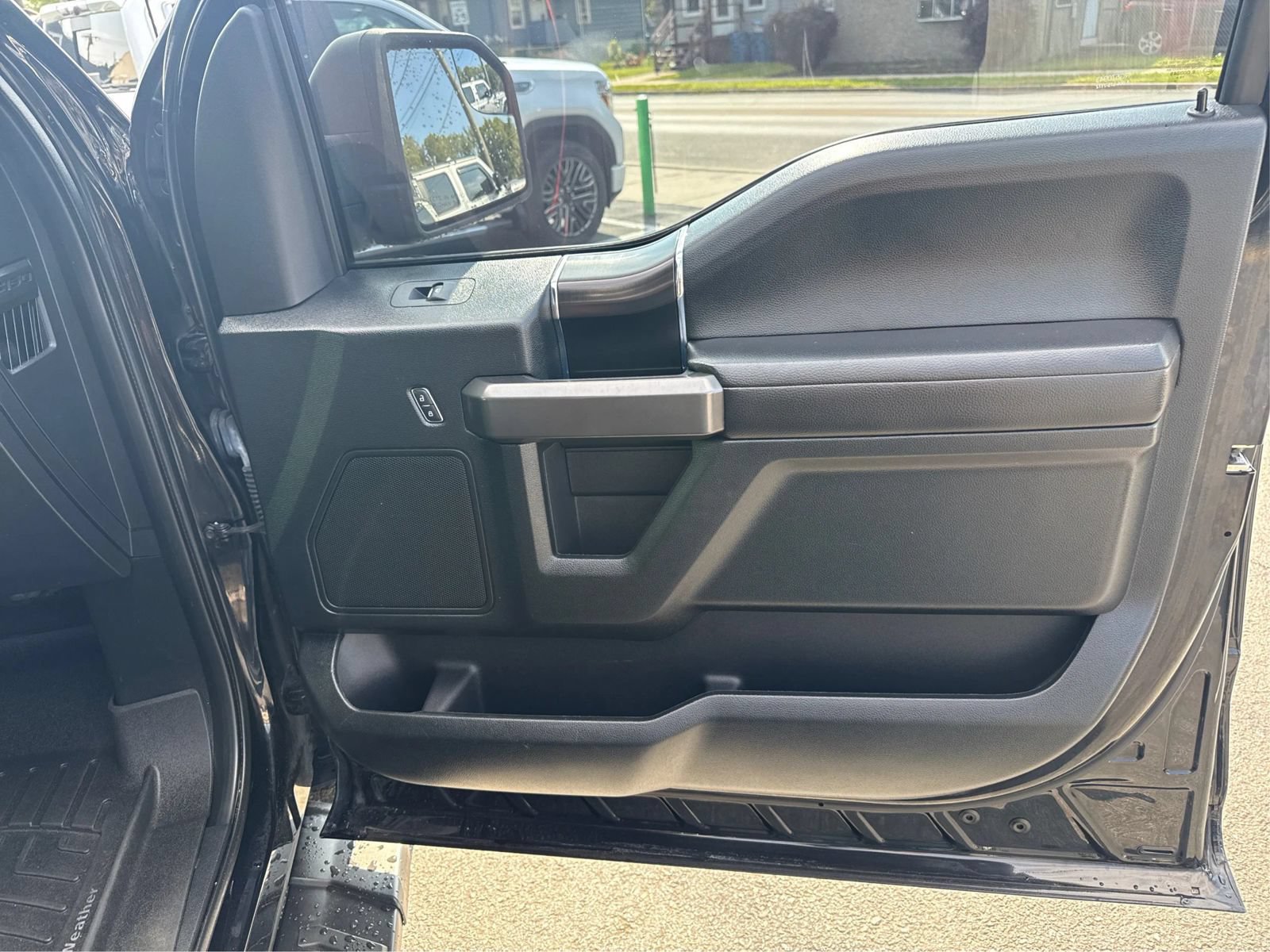Used 2019 Ford F150 XLT w/ Equipment Group 302A Luxury AWD/4WD image 21
