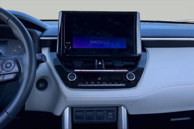 Certified 2025 Toyota Corolla Cross LE FWD image 7