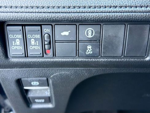 Used 2023 Honda Odyssey EX-L image 18