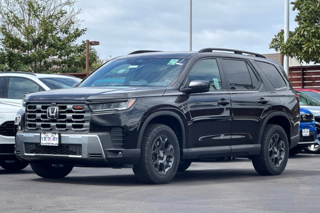 New 2026 Honda Pilot TrailSport image 8