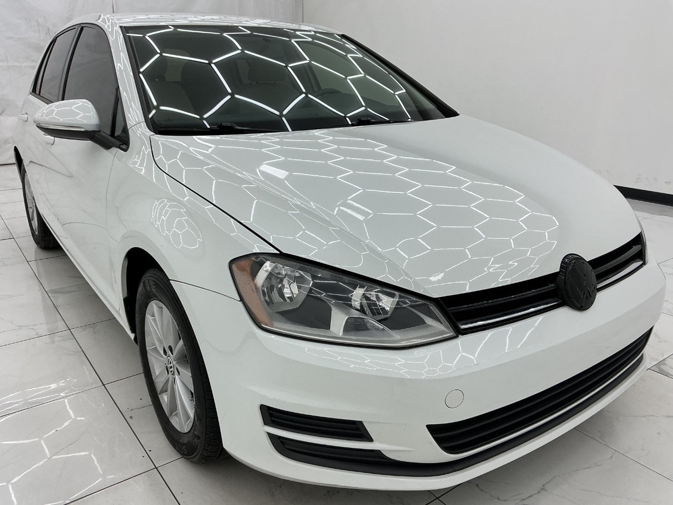Used 2016 Volkswagen Golf S FWD image 3