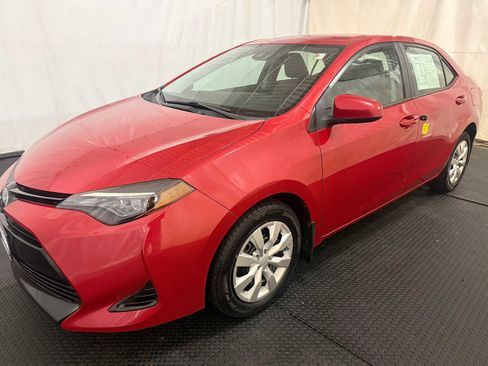 Used 2018 Toyota Corolla LE image 6