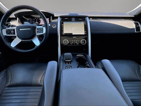 Used 2024 Land Rover Discovery S AWD/4WD image 7