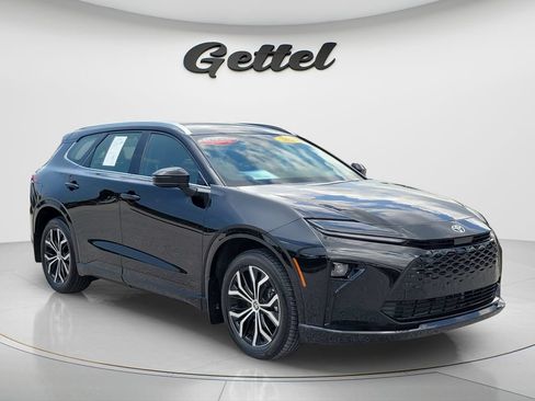 Certified 2025 Toyota Crown Signia AWD/4WD image 3