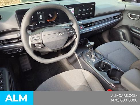 Used 2025 Kia K4 LXS image 8