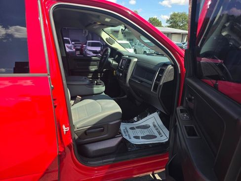 Used 2019 RAM 1500 Express w/ Express Value Package AWD/4WD image 10