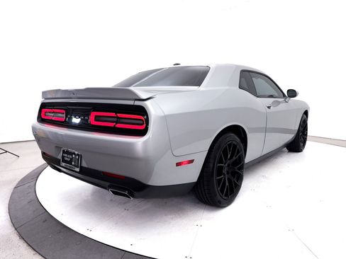 Used 2019 Dodge Challenger SXT RWD image 17