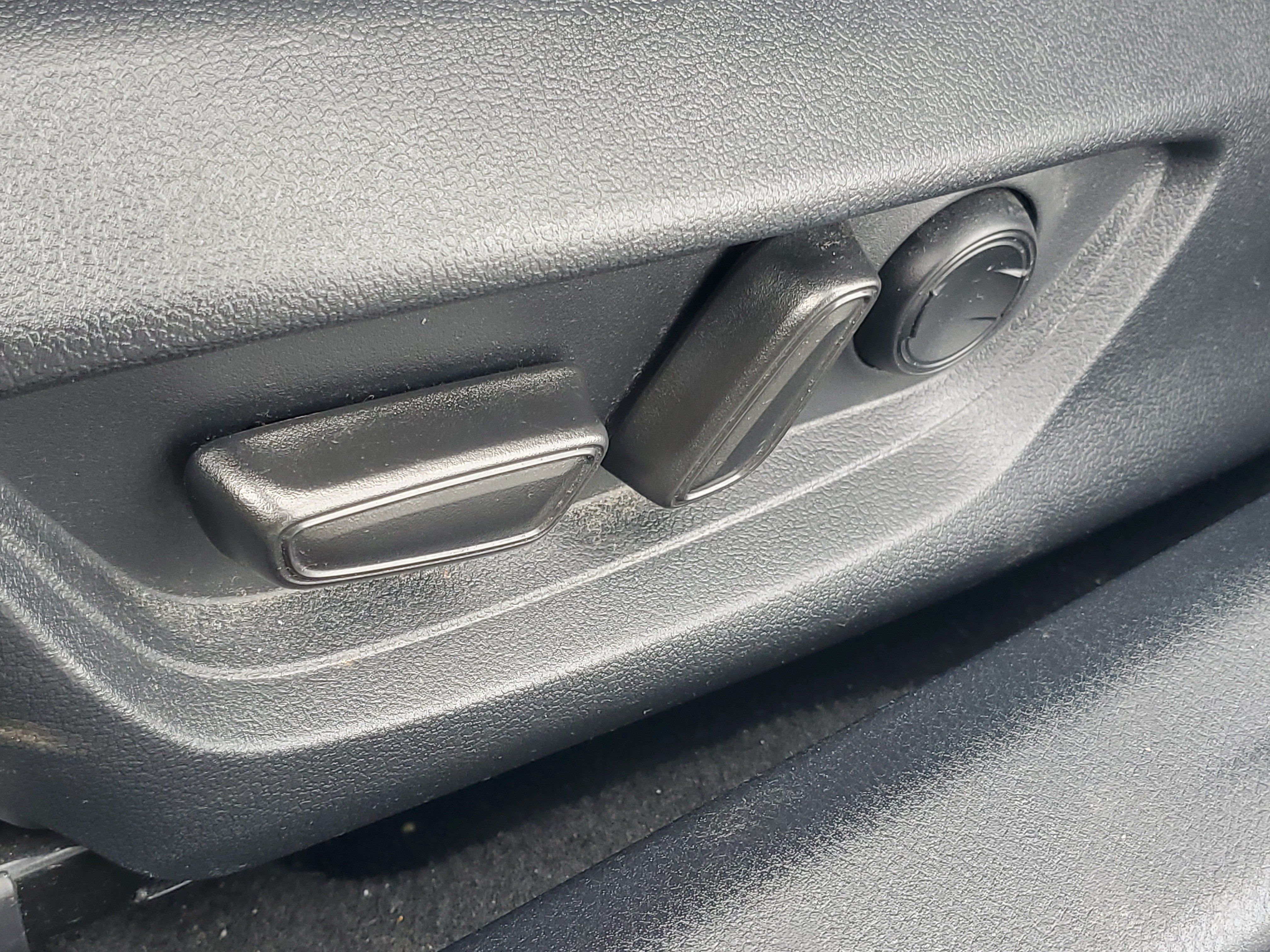Certified 2025 Toyota Camry SE FWD image 18