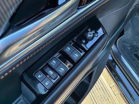 Used 2023 Jeep Grand Wagoneer Series III image 8