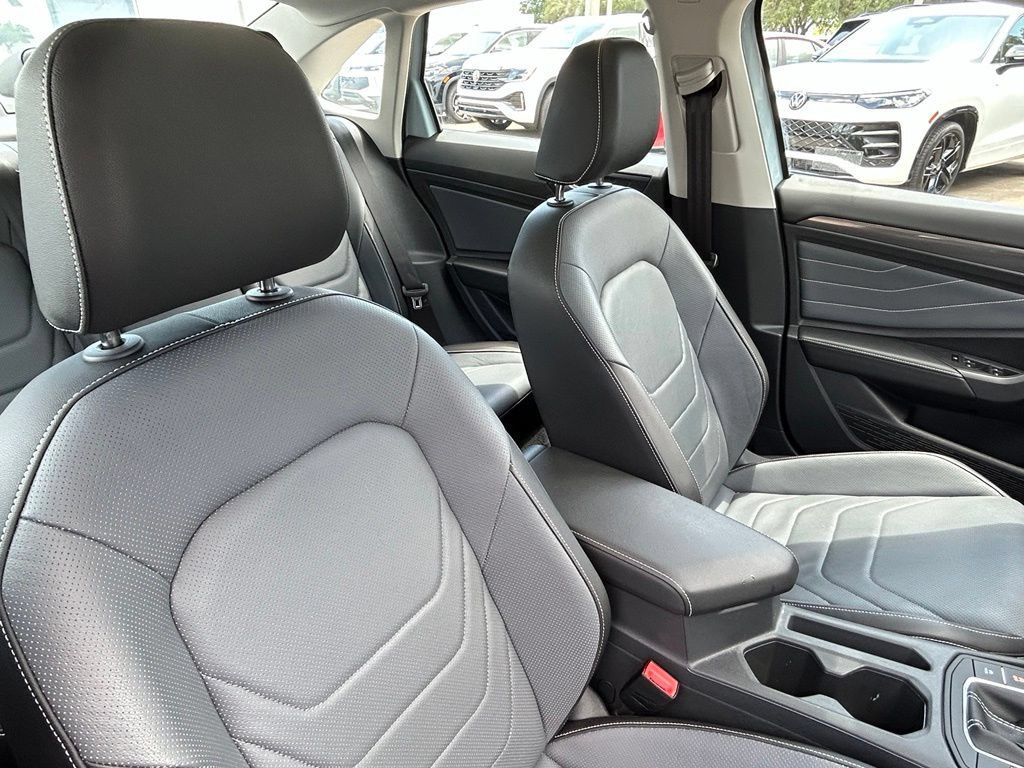 Certified 2025 Volkswagen Jetta SEL FWD image 74