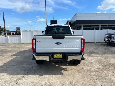 Used 2025 Ford F250 XLT w/ FX4 Off-Road Package AWD/4WD image 4