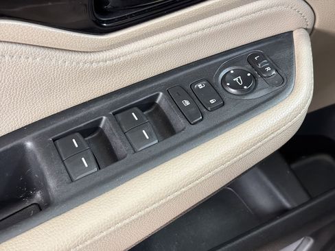 Certified 2024 Honda Odyssey Touring image 11