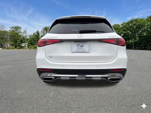 Used 2025 Mercedes-Benz GLC 300 4MATIC image 7