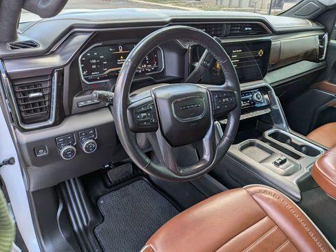 Used 2024 GMC Sierra 2500 Denali Ultimate AWD/4WD image 10
