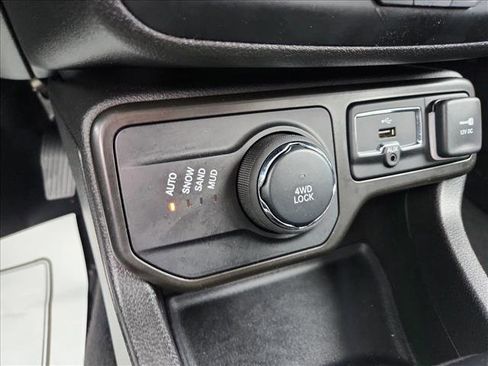 Used 2021 Jeep Renegade Latitude w/ Convenience Group image 19