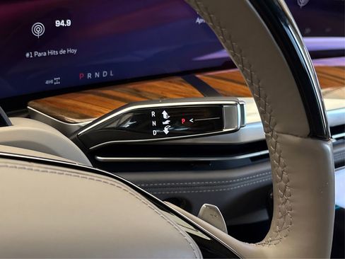 Used 2025 Cadillac Escalade ESV Sport Platinum image 31