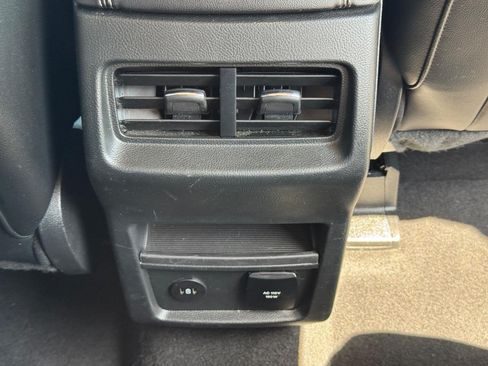 Used 2024 Ford Edge Titanium AWD/4WD image 17